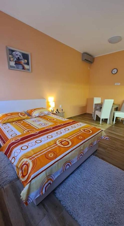 ALES apartman- NO migrants Sombor Bagian luar foto